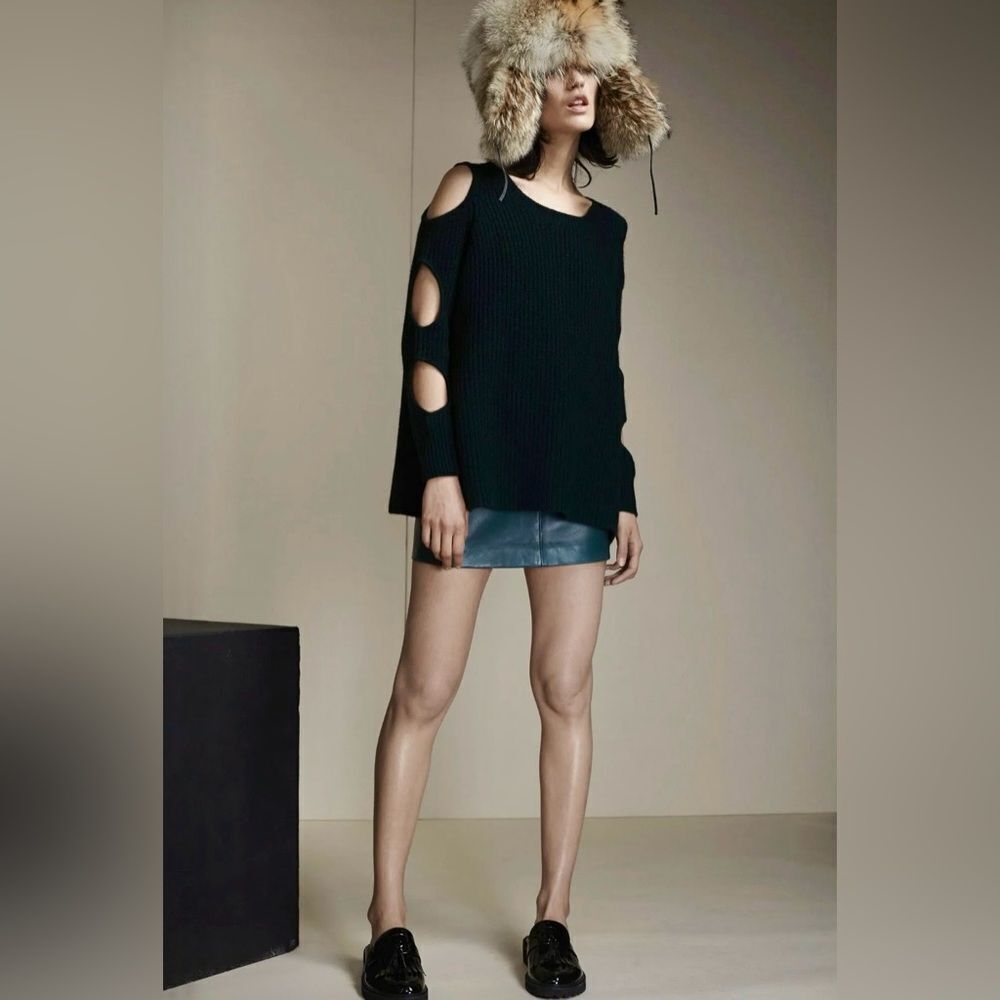 Zoe Jordan Cold Shoulder Wool-Cashmere Blend Long Sleeve Sweater